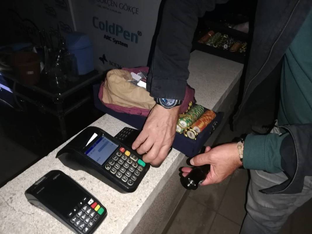 Masum bir POS cihazı değilmiş! Gece saatlerinde çok defa yüksek miktarda çekim yapılınca gerçek ortaya çıktı, meğer... 1